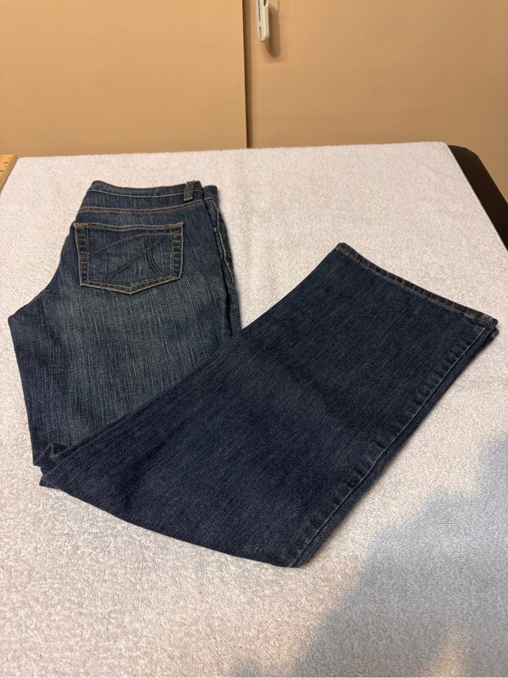 Women’s New York & Company Westside Bootcut Dark Blue Jeans. Size 2 Petite